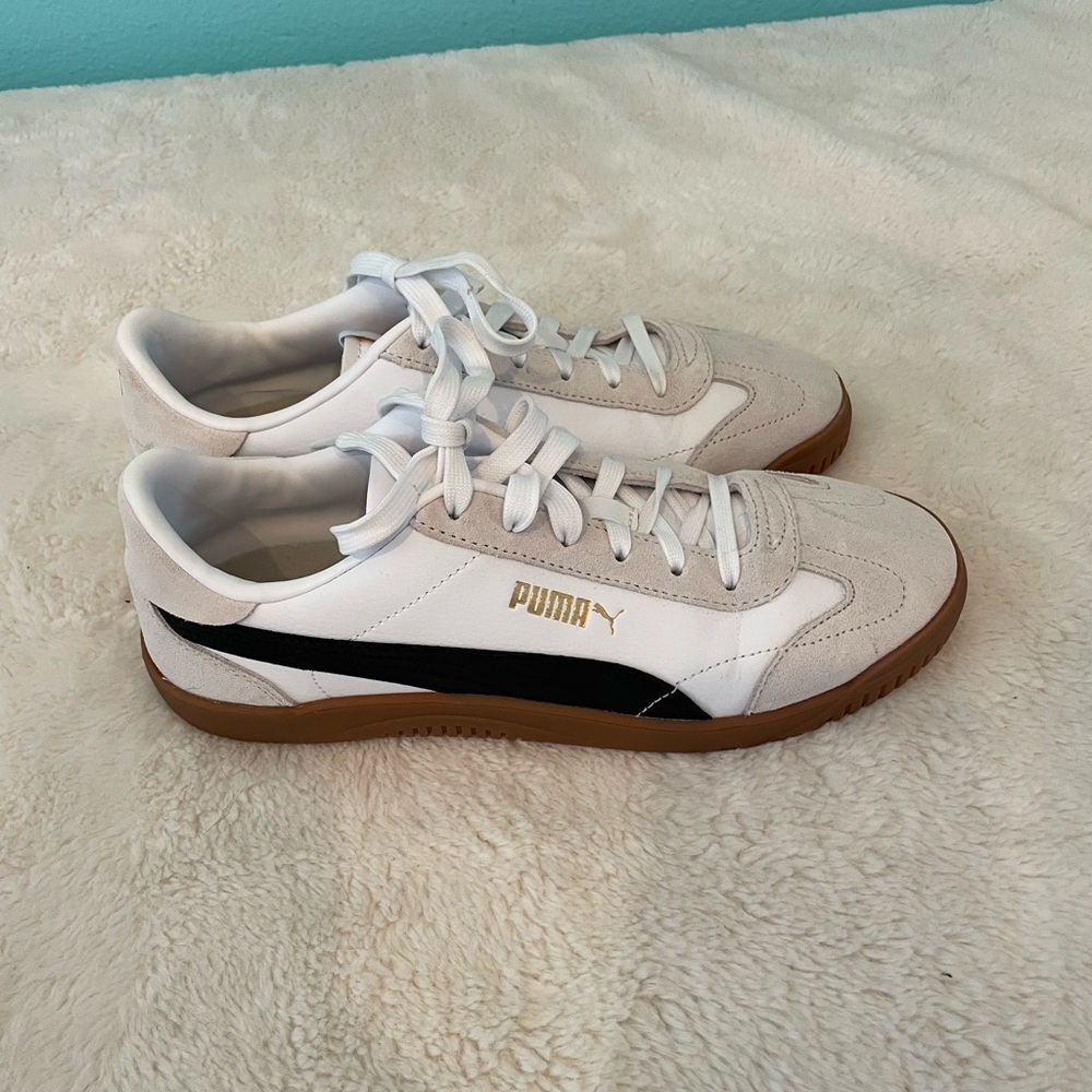 Puma Classic White Black Gum Low-Top Sneakers